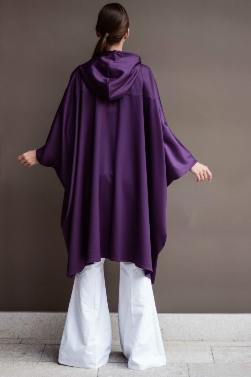 ELENA SAVÓ purple cloak BACK